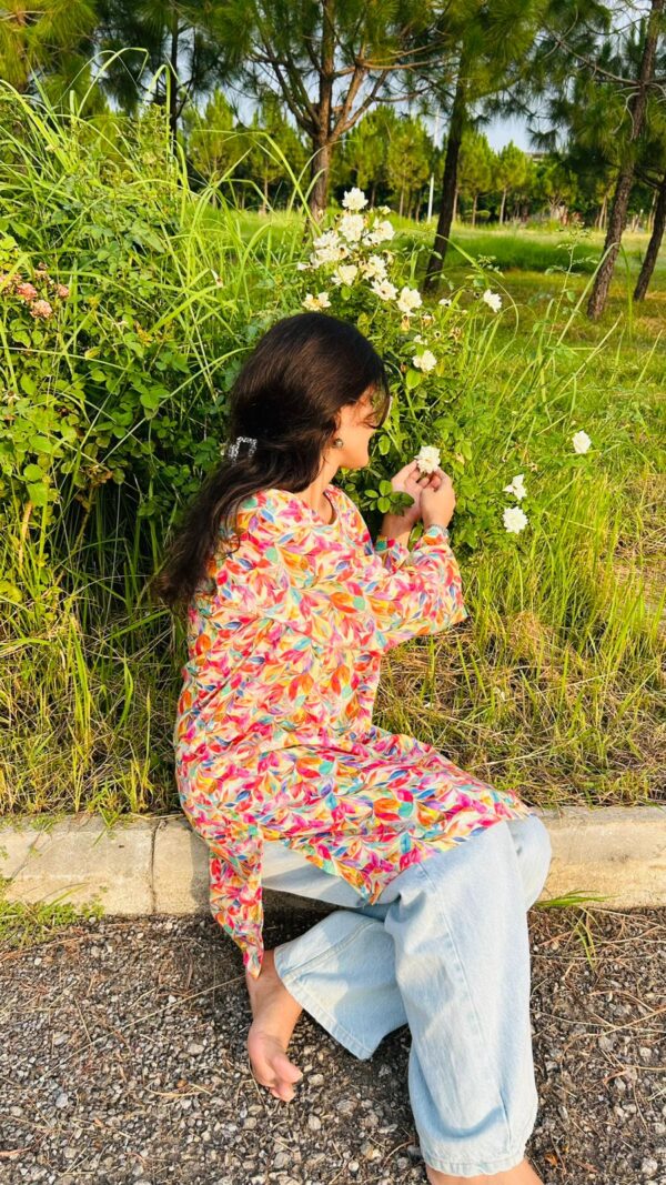 Rainbow Leaf Printed Kurta - Image 4